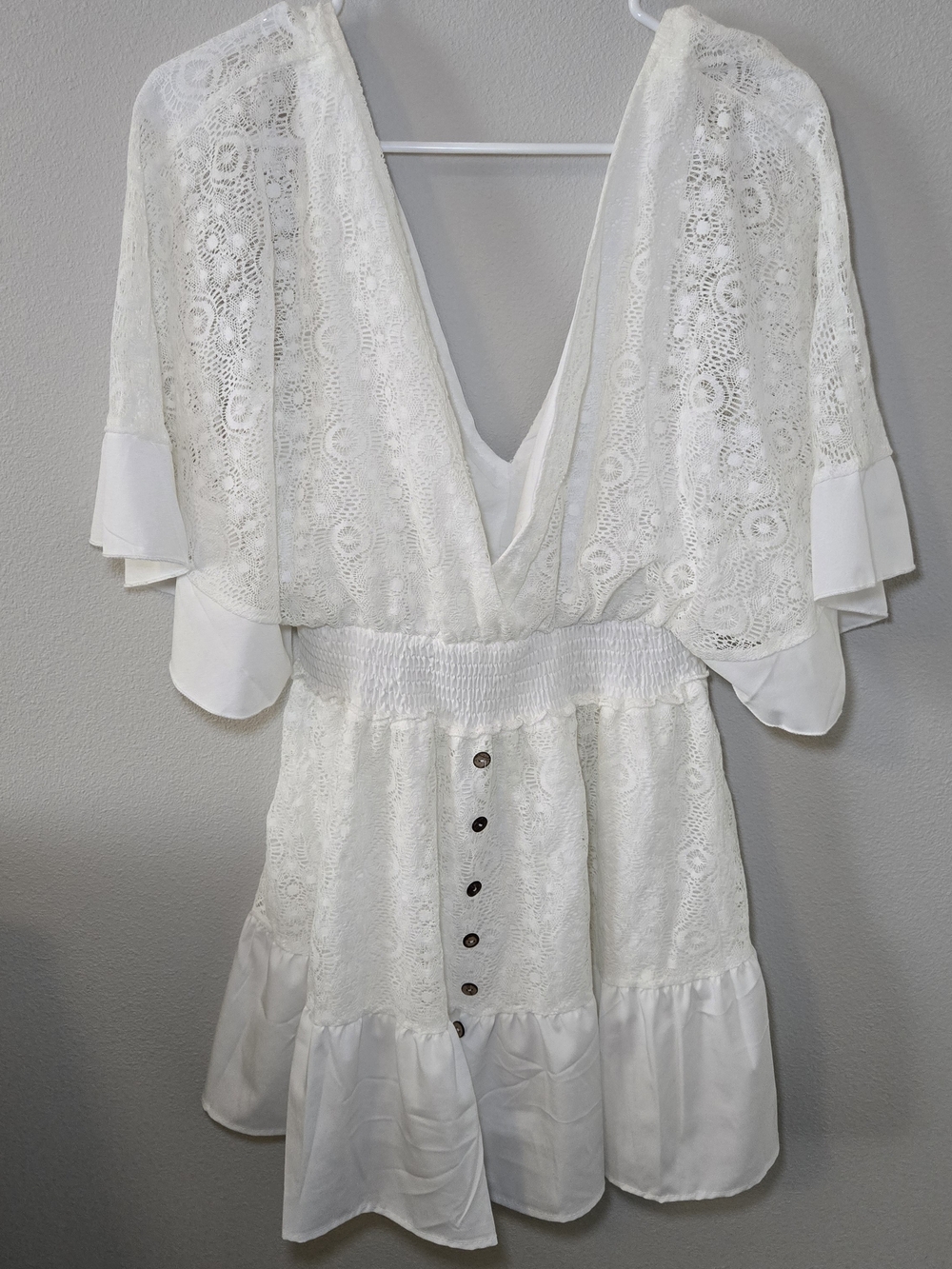 Women’s White Lace Button-Front V-Neck Dress